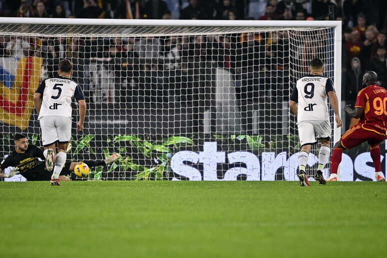 Finale shock all’Olimpico, il Lecce crolla sul finale