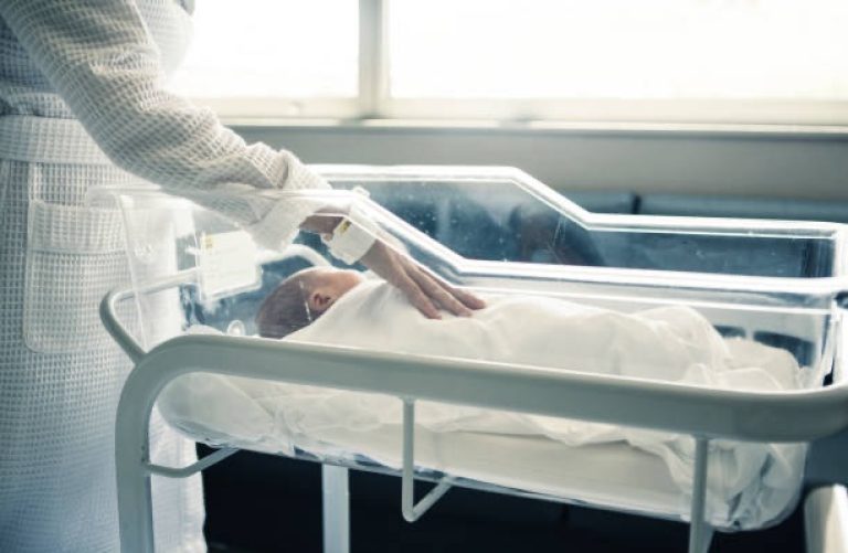 Puglia, nascite in calo: la crisi demografica si aggrava